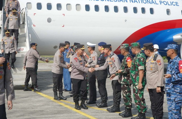 Dampingi Kunker Presiden Jokowi, Kapolri Tiba di Kalimantan Timur