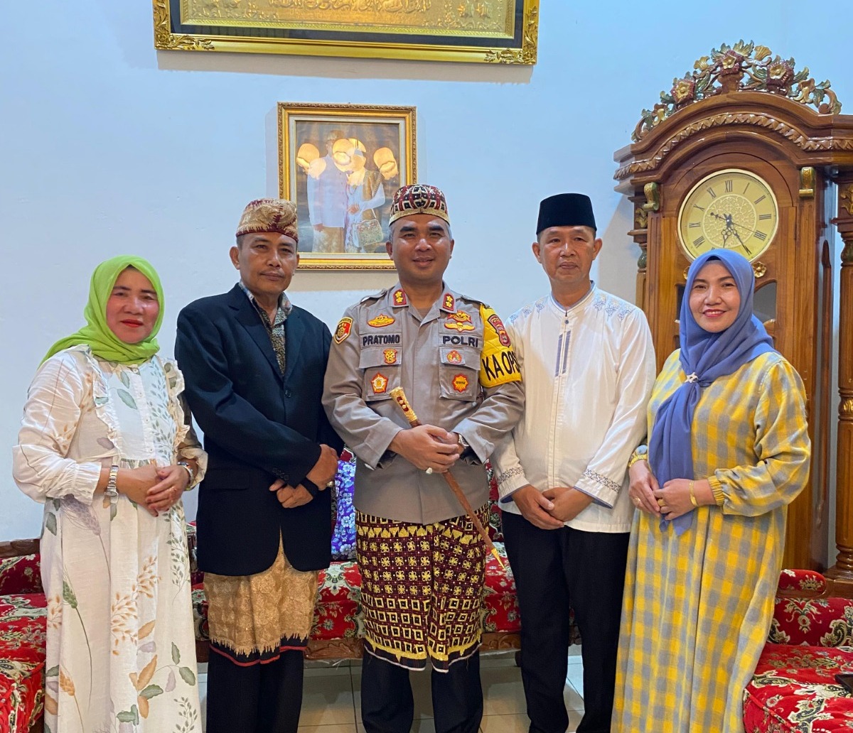 Jelang Pilkada 2024, Kapolres Way Kanan Menyapa Tokoh Adat di Blambangan Umpu