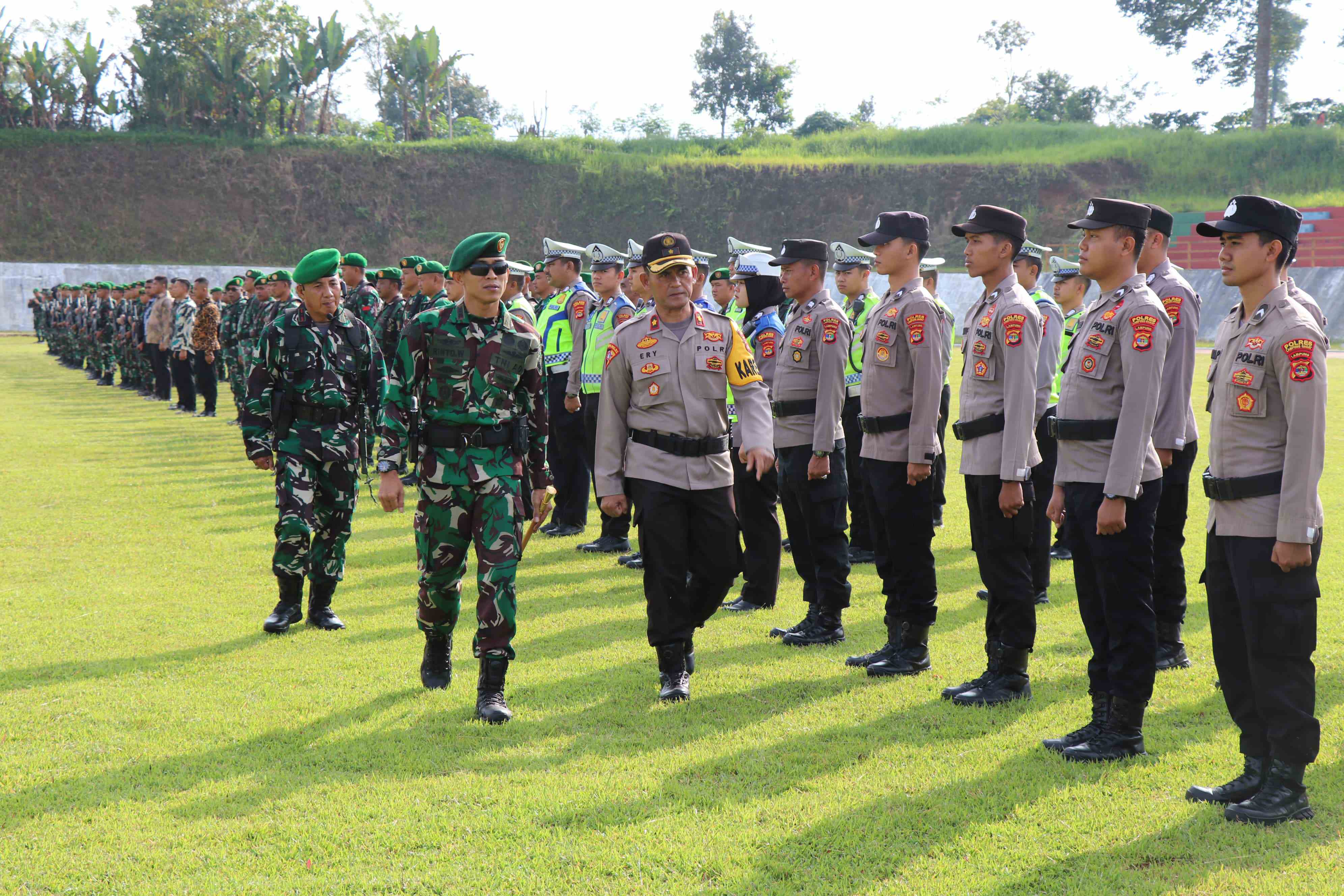 Polres Lampung Barat Dan Kodim 0422LB Lakukan Apel Gabungan Persiapan Pengamanan Kunjungan RI1