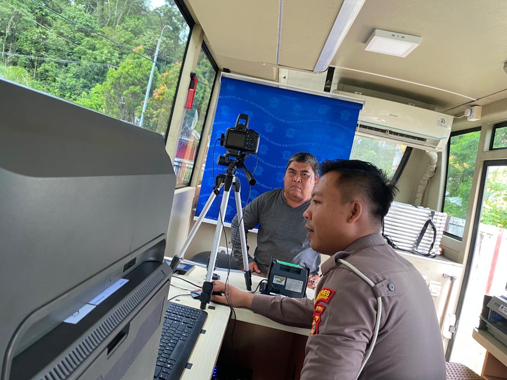 Pelayanan SIM Keliling Polres Pesisir Barat