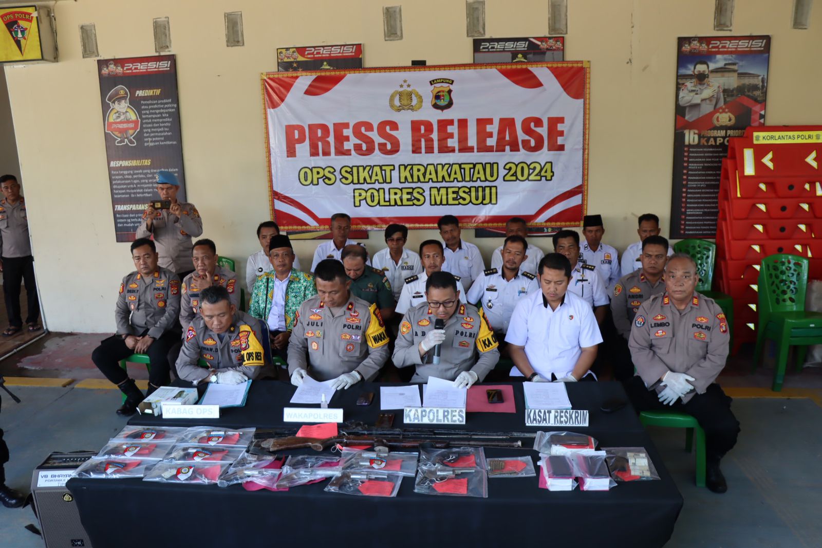 Polres Mesuji Melaksanakan Press Release  Hasil Ungkap Operasi Sikat Krakatau 2024