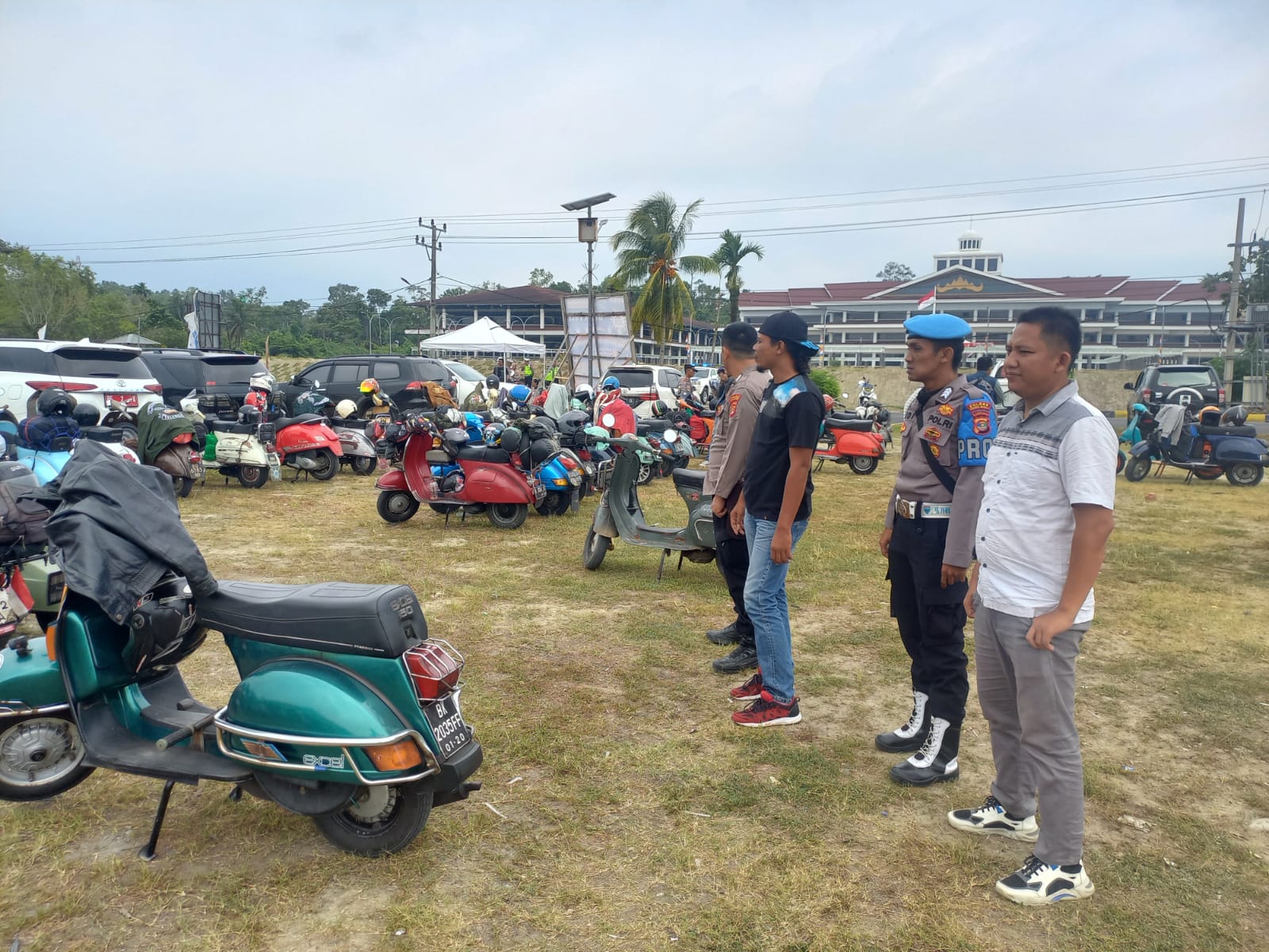 Polres Pesisir Barat Melakukan Pengamanan 24 tahun Anniversary  Scooter Owner Group Chapter Lampung
