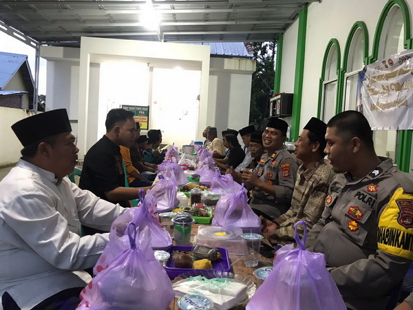 Tour de Masjid Polres Pesisir Barat