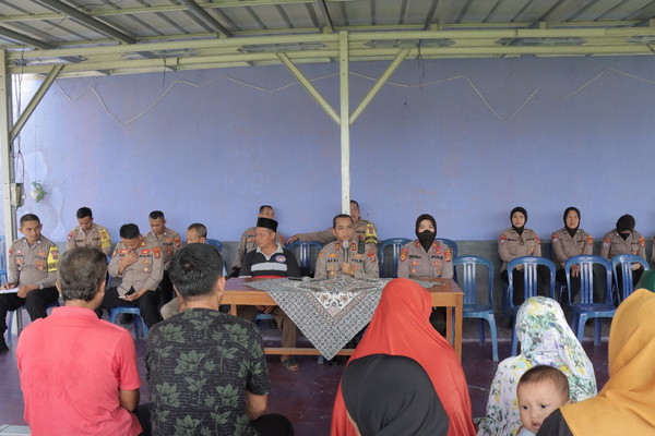 Jumat Curhat : Kapolres Metro Berkunjung Ke Bung Yoss