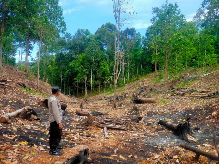 Respon Cepat Polres Pesisir Barat mendatangi Beberapa titik hotspot Karhutla (Kebakaran hutan dan lahan)