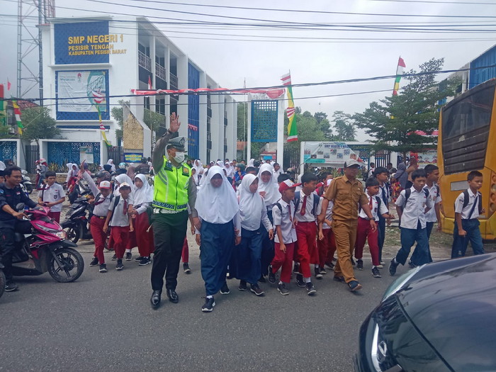 Sat Lantas Polres Pesisir Barat hadir untuk masyarakat