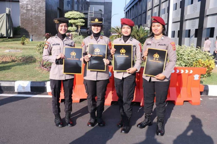 Polri Berprestasi, Polwan Polda Sumsel Raih Pin Emas dan Piagam Penghargaan