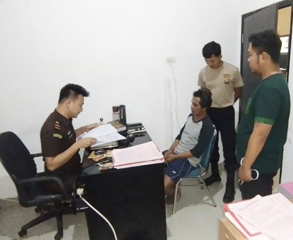 Berkas Perkara Lengkap, Polsek Bengkunat Pesibar Limpahkan Tersangka Pencabulan ke Kejaksaan