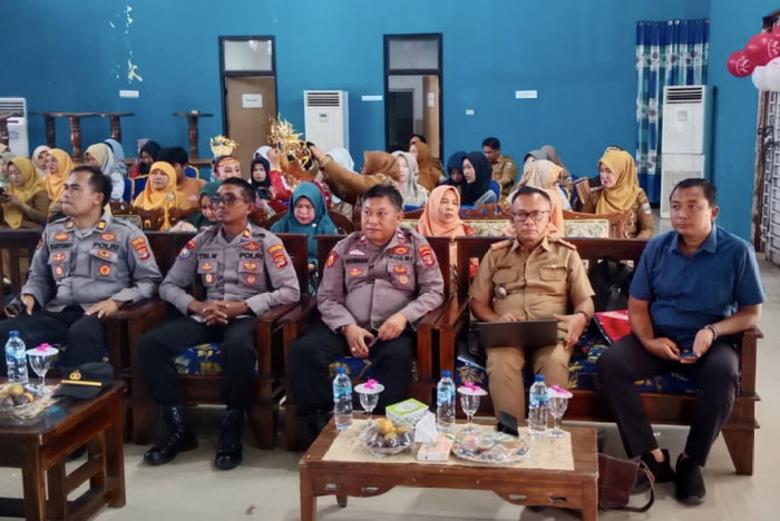 Jumat Curhat Polres Pesibar menampung keluh kesah masyarakat Labuhan jukung Krui
