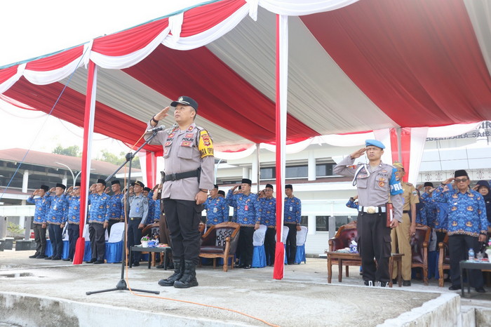 Wakapolres Pimpin Upacara Bendera Paripurna Bulanan Kabupaten Pesisir Barat
