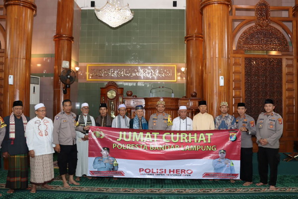 Safari Jumat Curhat, Kapolresta Bandar Lampung Ajak Jaga Kondusifitas Pemilu 2024