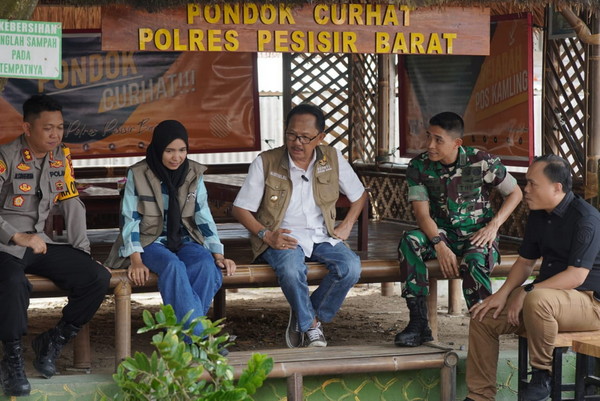 Kapolres Pesisir Barat Menghimbau Untuk Menggunakan Hak Suara Saat Pemilu 2024  Di Kemas Melalui Film Pendek
