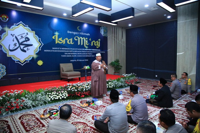 Divisi Humas Polri Peringati Isra Mi’raj 1445 H, Rawat Kebhinnekaan dan Wujudkan Pemilu Damai
