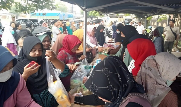 Pemkot Metro Gelar Operasi Pasar Atasi Kelangkaan dan Kenaikan Harga Bahan Pokok