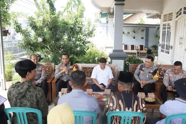 Jumat Curhat: Kapolres Metro Ajak Masyarakat Jaga Kamtibmas Pasca Pemilu 2024