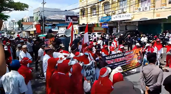 KPU Lampung di Demo Emak-emak, Sebut Pemilu 2024 Banyak Kecurangan