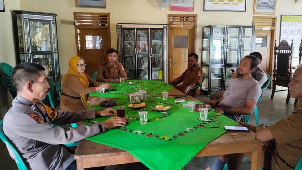 Kapolsek Way Serdang Polres Mesuji Melaksanakan Jum'at Curhat