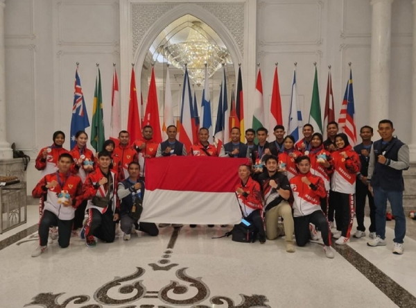 Bikin Bangga, Tim Terjun Payung Polri Raih Prestasi di Kejuaraan Skydiving Asia dan Dunia