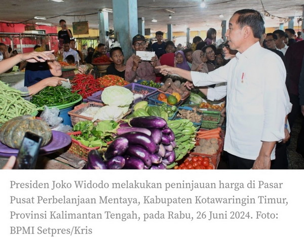Tinjau Pasar di Kotawaringin Timur, Presiden Jokowi Pastikan Harga Baik dan Stabil