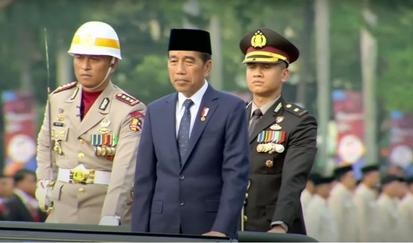 Presiden Pimpin Upacara Hari Bhayangkara ke-78 di Monas