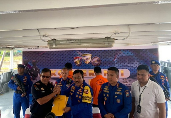 2 Kapal Ikan Asing Berbendera Vietnam Ditangkap