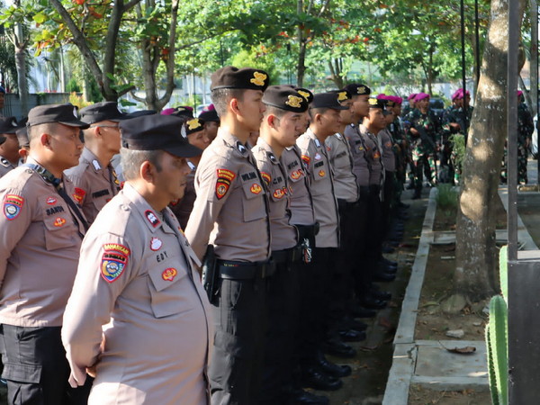 Jokowi Lanjutkan Kunjungan ke Lampung Barat dan Tanggamus dengan Pengawalan Ketat Polda Lampung