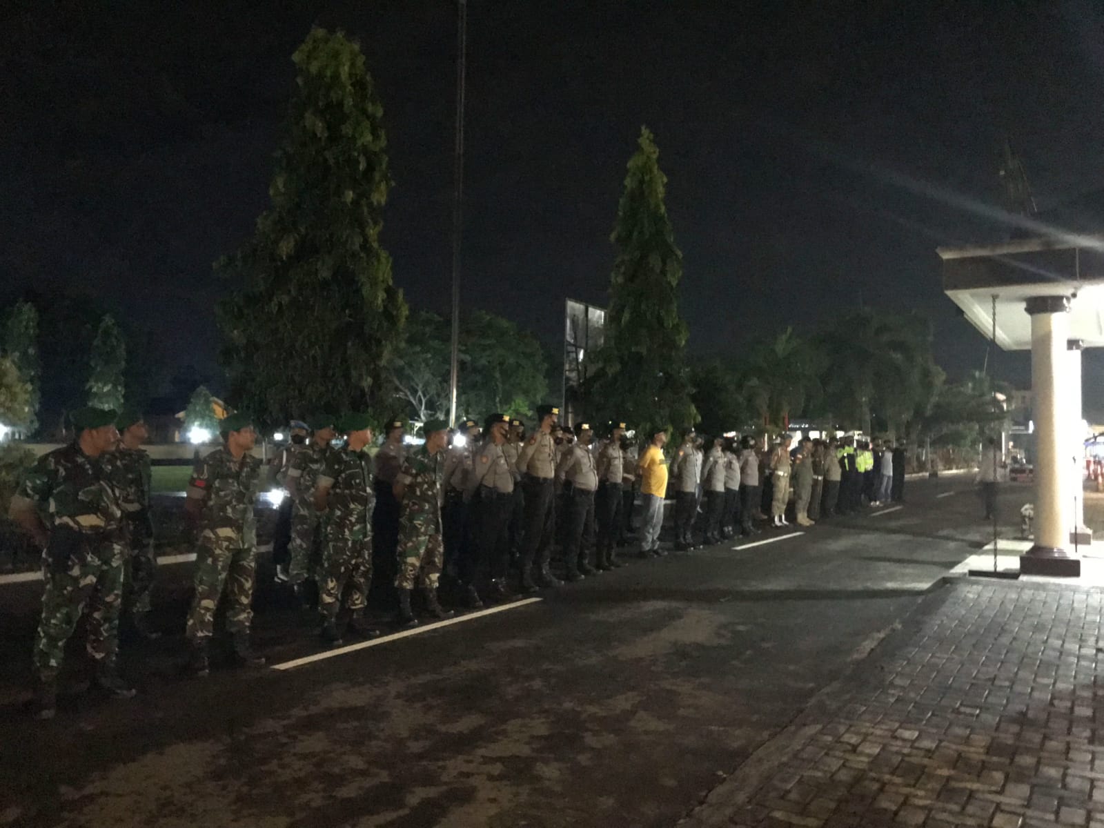 Guna Cegah Gangguan Kamtibmas, Gabungan Polres Lampung Timur, Kodim 0429/Lamtim dan Satpol PP Melaksanakan Patroli Skala Besar