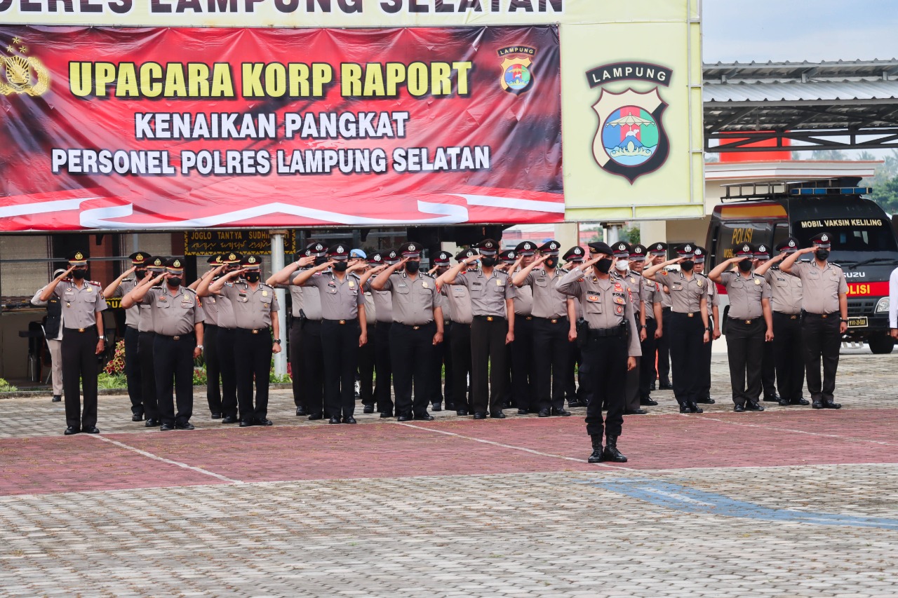 41 personil Polres Lampung Selatan naik pangkat