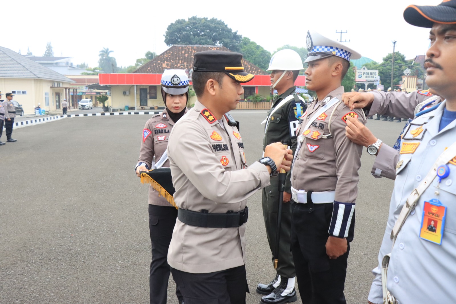 Polres Metro Melaksanakan Apel Gelar Pasukan Ops Keselamatan Krakatau 2023