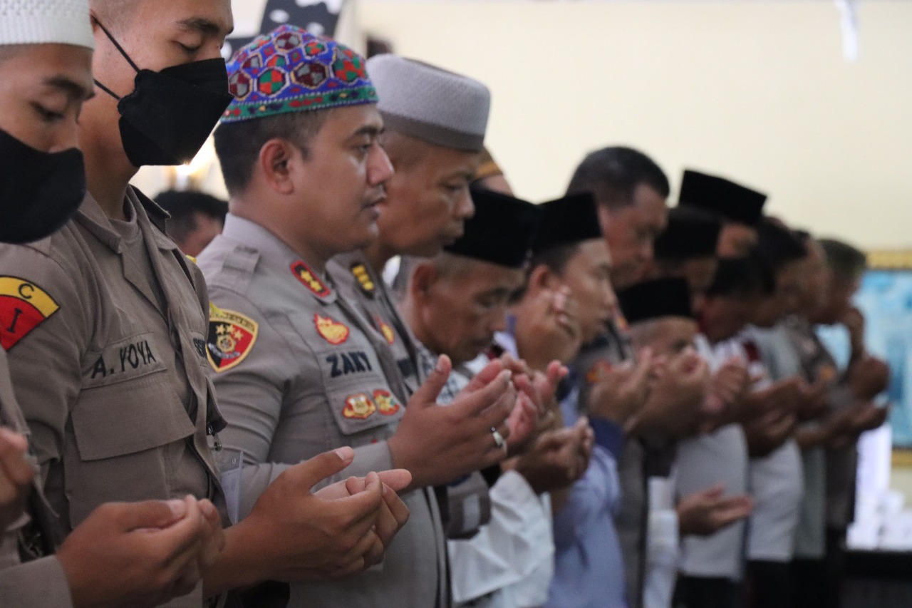 Turut Berduka Cita, Polres Lampung Timur Gelar Solat Ghaib Untuk Korban Gempa Cianjur