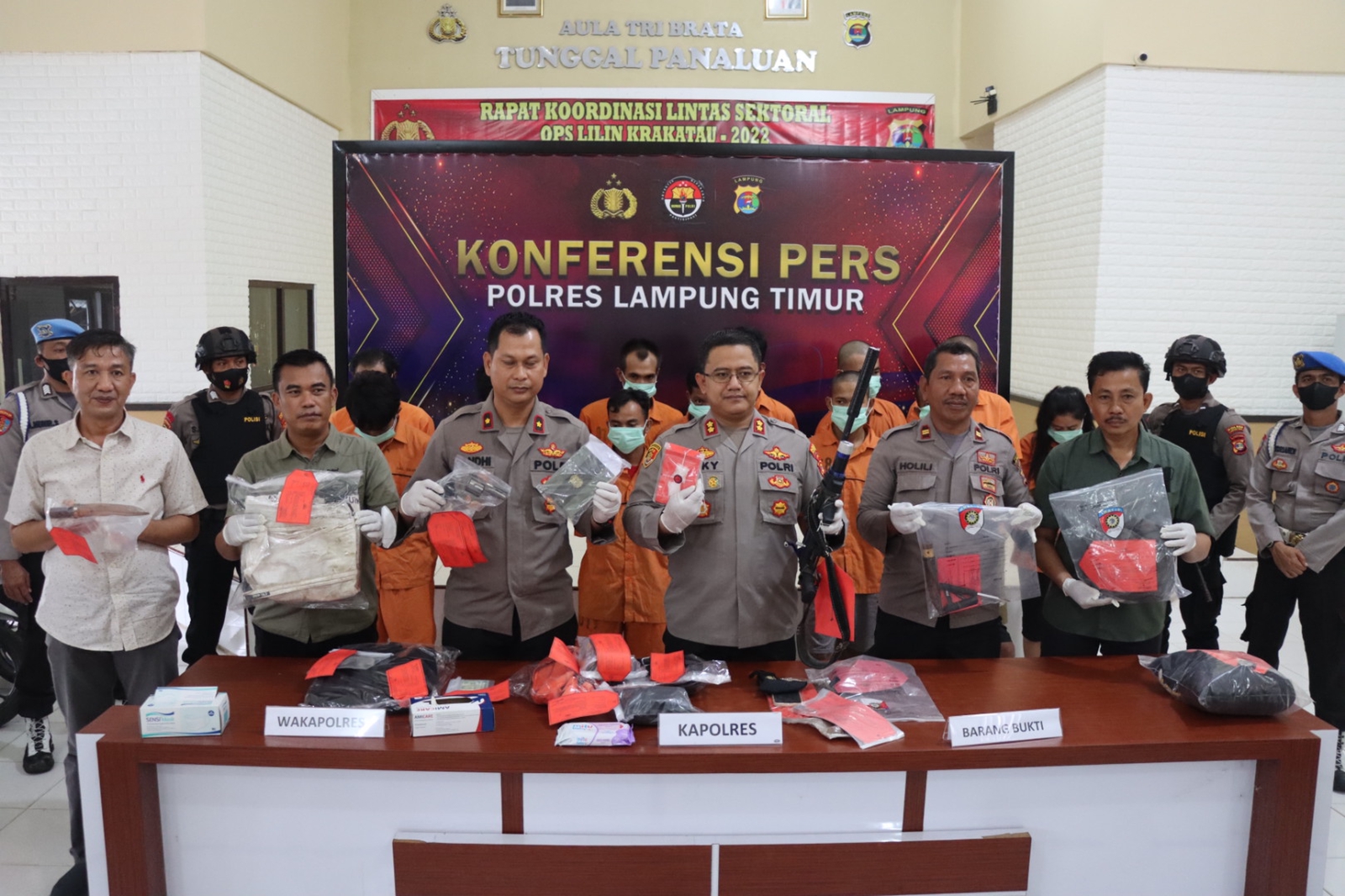 Polres Lampung Timur Menggelar Konferensi Pers Ungkap Kasus C3, Penganiayaan Berat Dan Narkoba