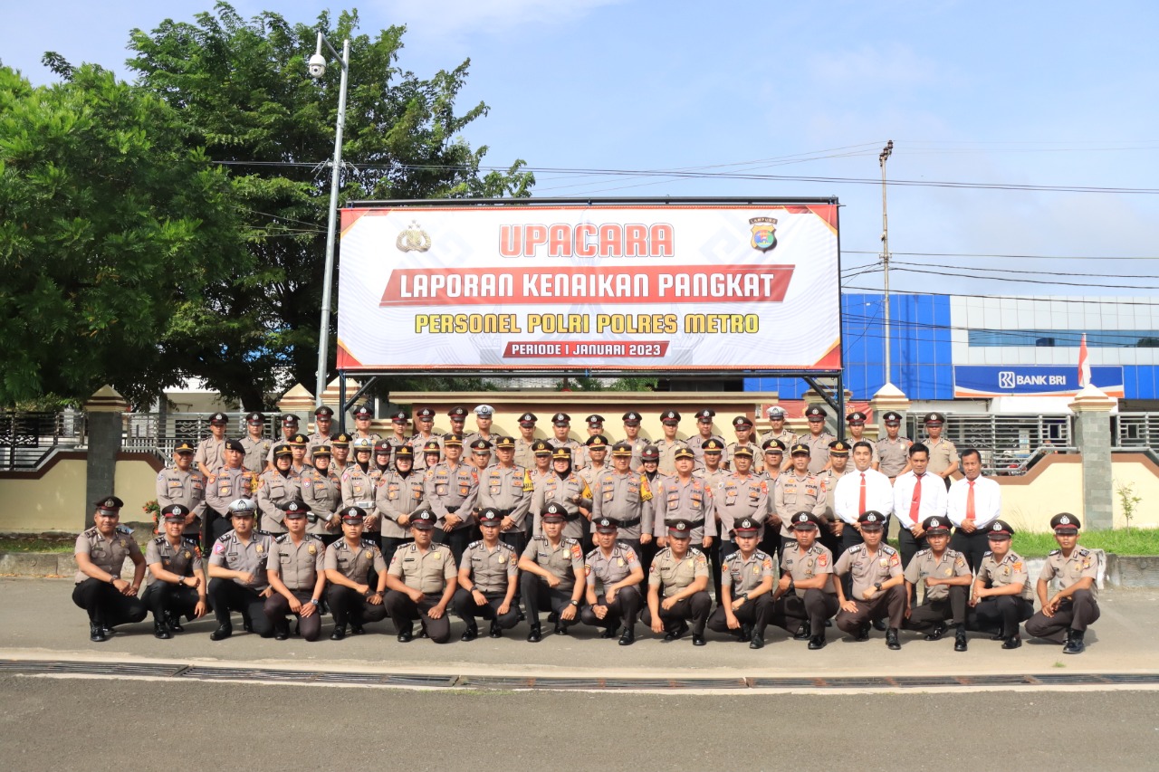 Kapolres Metro Pimpin Upacara Kenaikan Pangkat 48 Personil