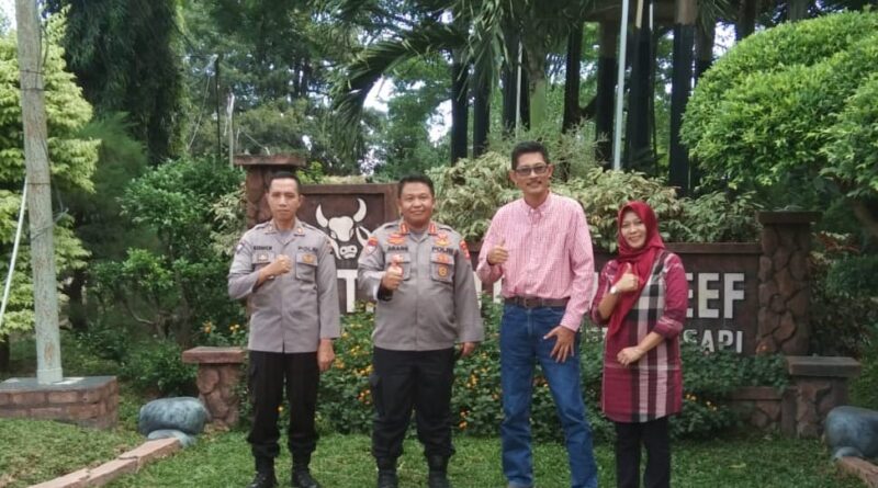 Operasi Aman Nusa II : Direktorat Binmas Polda Lampung Sambangi Peternak Lampung Tengah Cegah Penularan Penyakit PMK Binatang Ternak