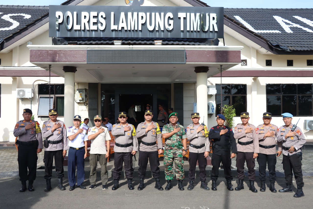Kapolres Lampung Timur Pimpin Gelar Apel Pengamanan Tahun Baru 2023