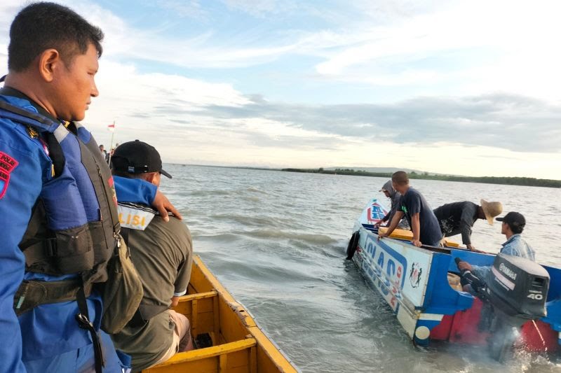Satuan Polairud Terus Mencari Nelayan Yang Tenggelam di Laut Lampung Timur