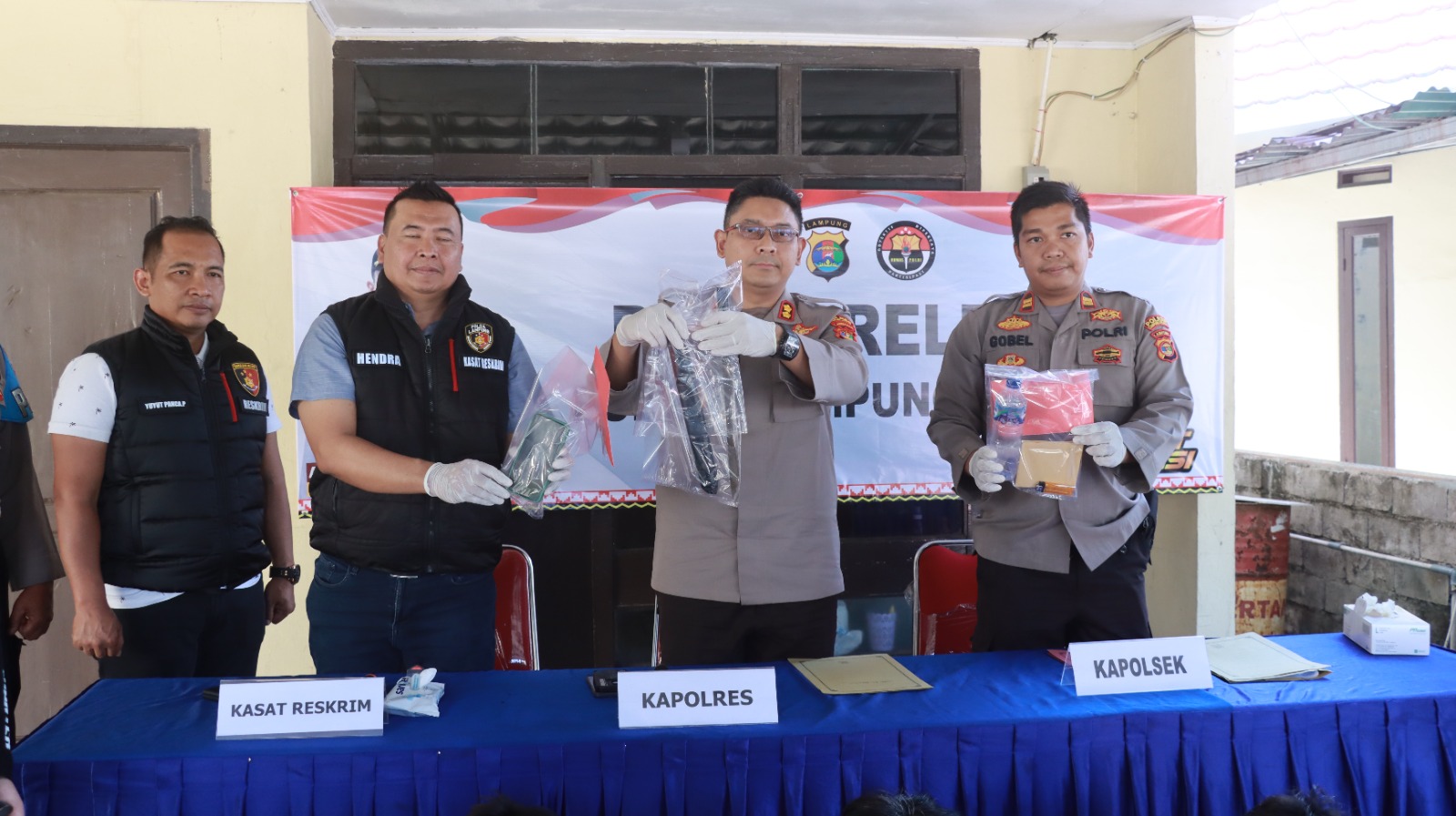 Pelaku Curas di Tol km 12B digrebek saat pesta shabu.
