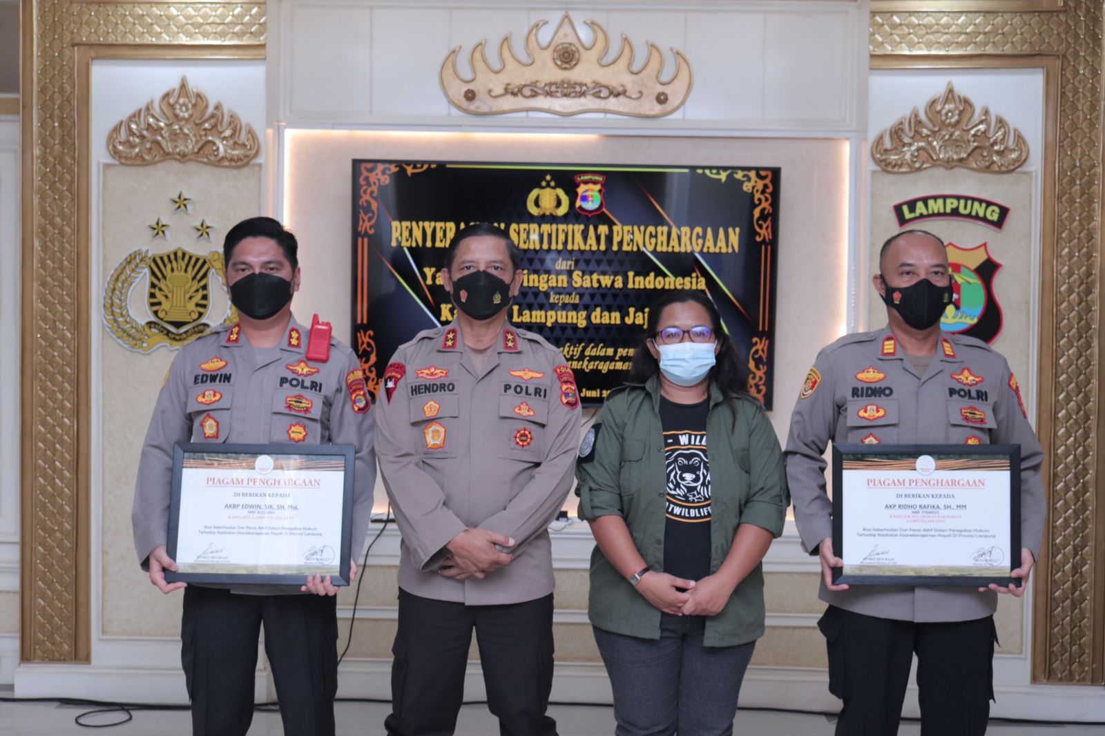 Kapolda Lampung Beserta 28 Personil Terima Penghargaan Dari YJSI Lampung