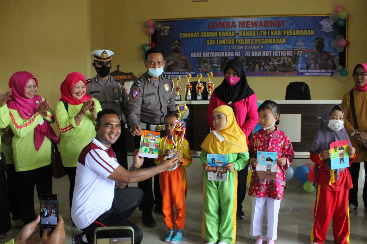Dalam Rangka Hut Bhayangkara ke-76 Polres Pesawaran adakan Lomba Untuk Anak TK dan Paud
