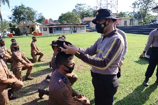 Bintara Polri Lulusan Tahun 2022 Lakukan Tradisi Pembaretan di Polres Way Kanan