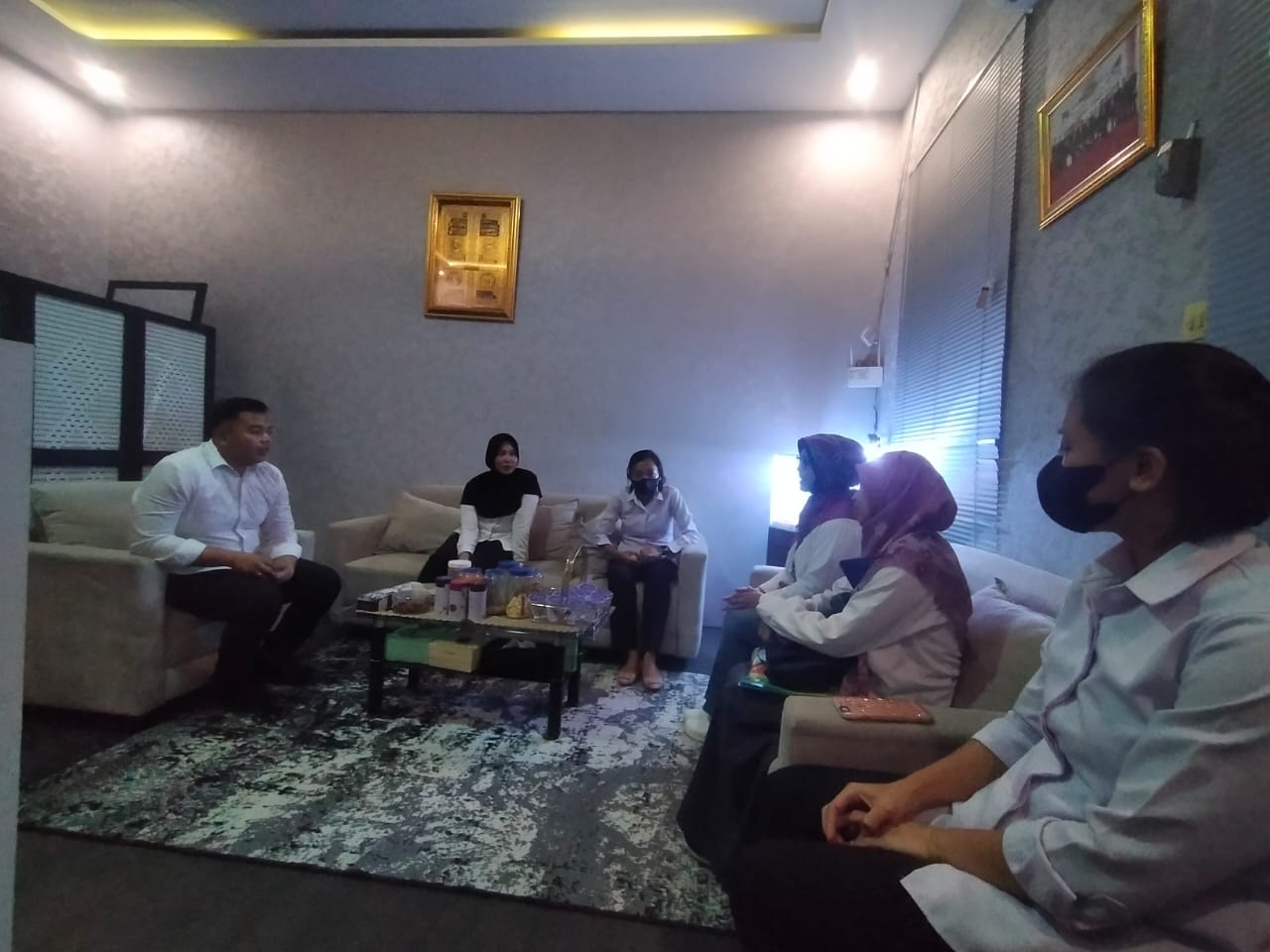Polres Pringsewu Dampingi Tim Kemensos Berikan Pendampingan Kepada Korban Kekerasan Seksual Oleh Ayah Kandung