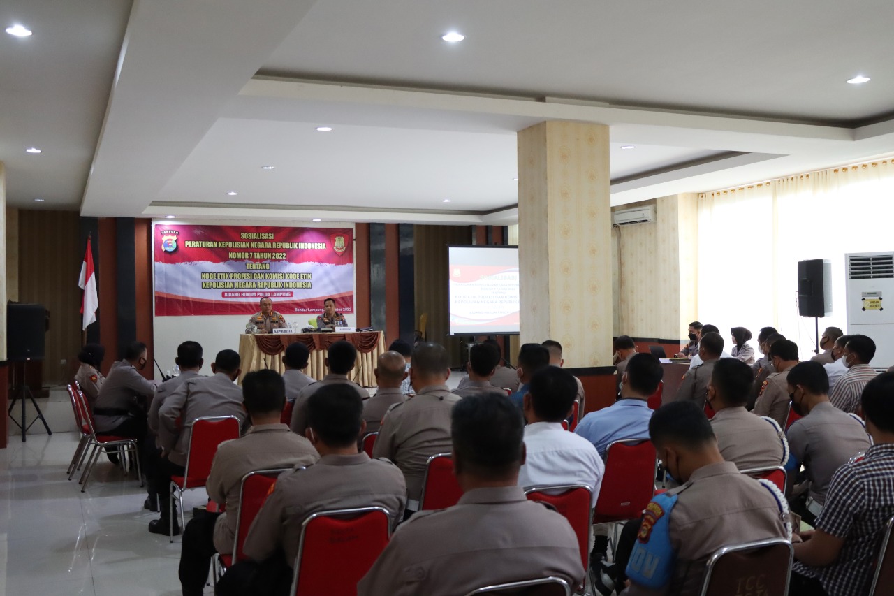 Polresta Bandar Lampung menerima Sosialisasi Perpol Nomor 7 Tahun 2022 dari Bidkum Polda Lampung