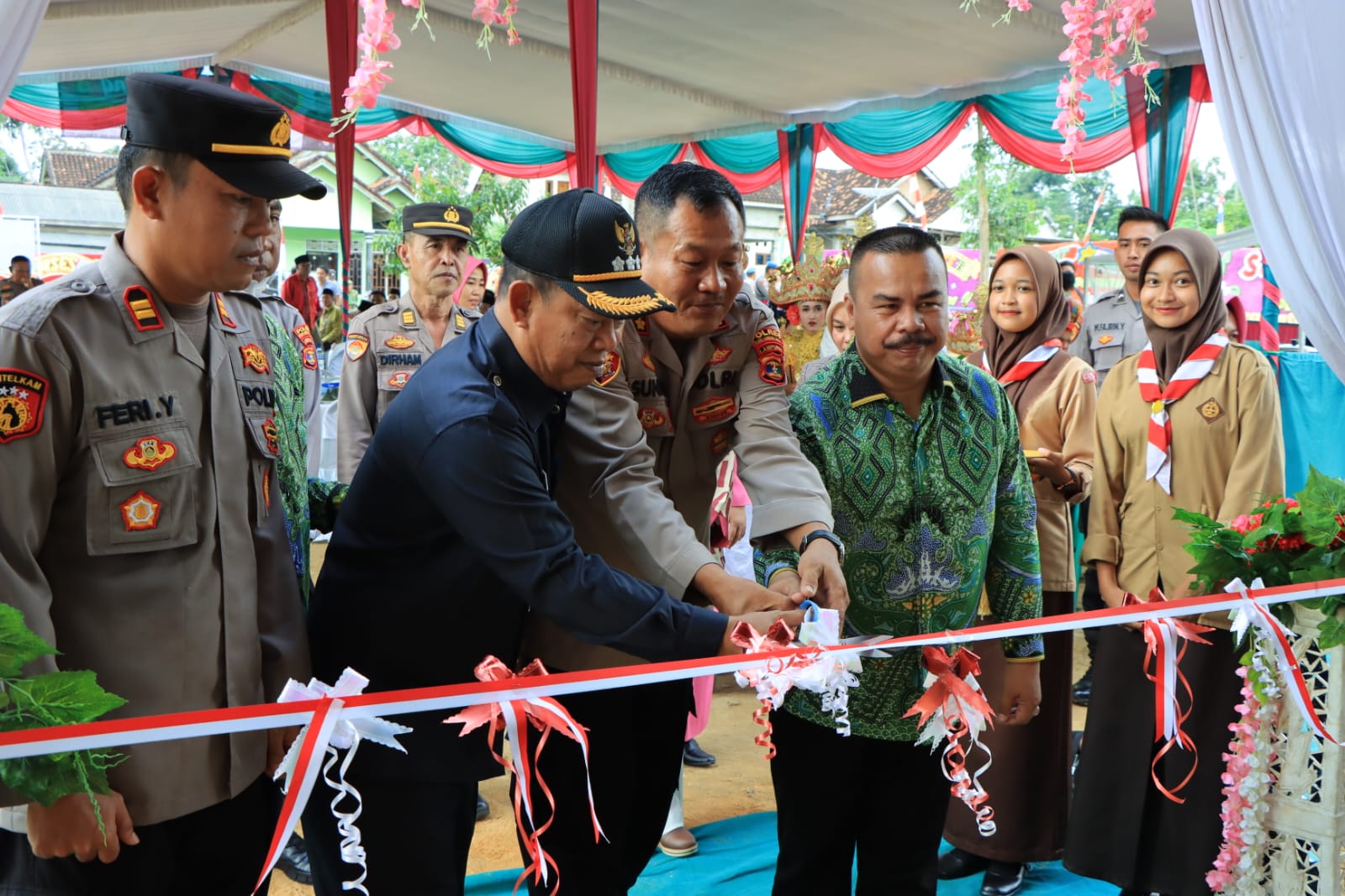 Kapolres Tulang Bawang Barat Mengukuhkan Mako Polsubsektor Way kenanga Polsek Lambu kibang.