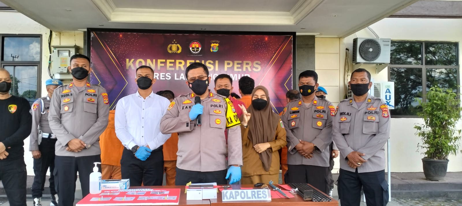 Polres Lampung Timur Melaksanakan Konferensi Pers Ungkap Komplotan Perampok Di Lampung Timur
