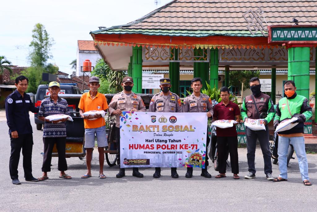 Jelang HUT Humas Polri Ke-71, Sihumas Polres Pringsewu Salurkan Bantuan Sosial