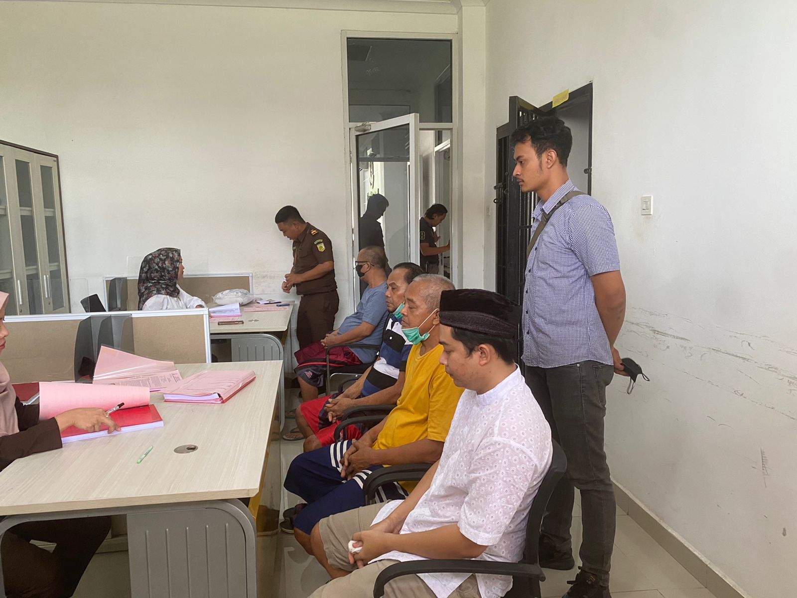 Satreskrim Polres Pringsewu Limpahkan 4 Tersangka Perjudian ke Kejari Pringsewu