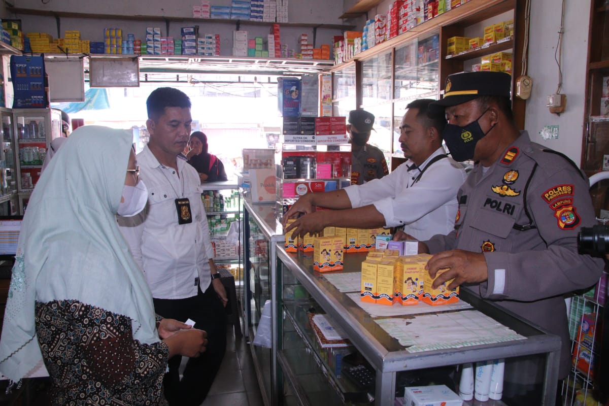 Polres Pringsewu Pantau Peredaran Obat Sirup Yang Ditarik BP POM