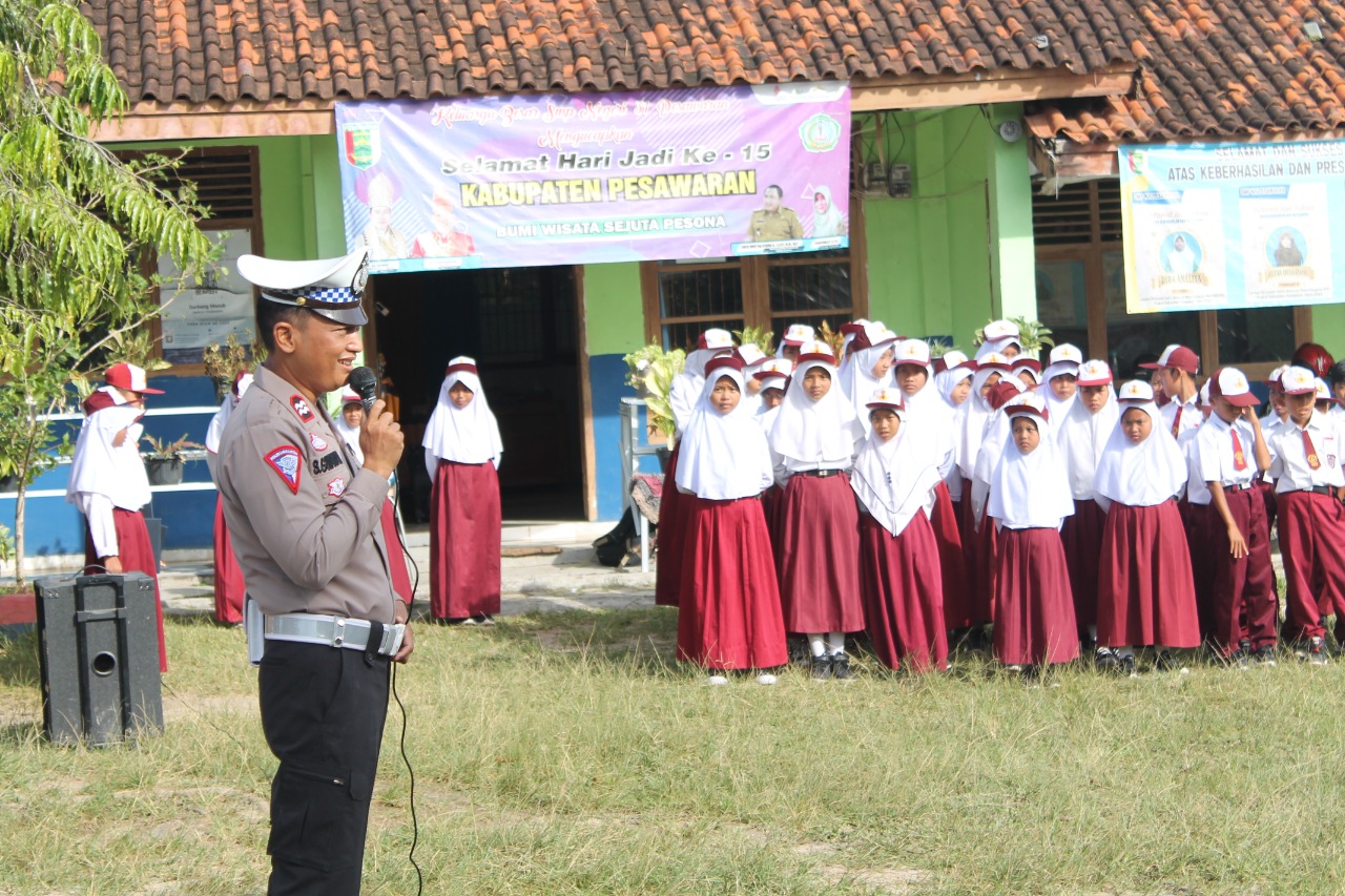 Satlantas Polres Pesawaran Berikan Edukasi Lalu Lintas kepada Anak Sekolah Dasar