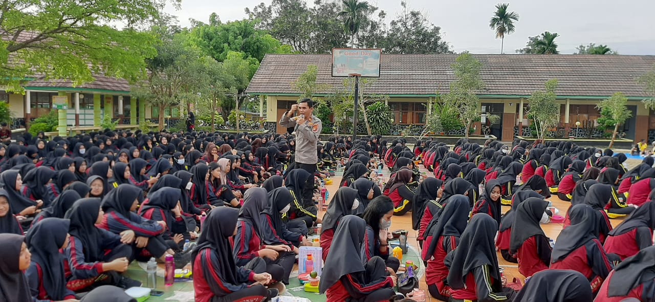 Cegah Kenakalan Remaja, Kapolsek Gadingrejo Terjun Langsung Kesekolah Beri Penyuluhan