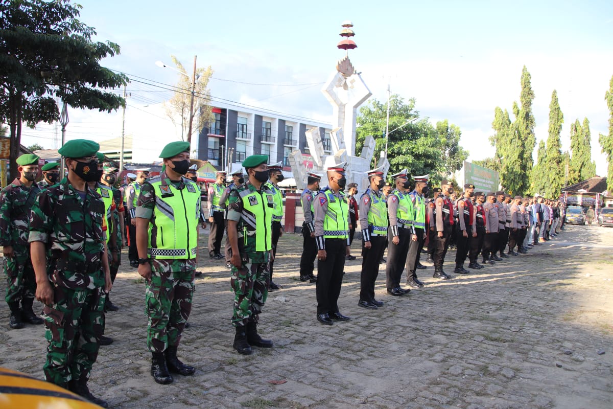Ratusan Aparat Gabungan Amankan Kunjungan Wamen Ketenagakerjaan RI Di Pringsewu