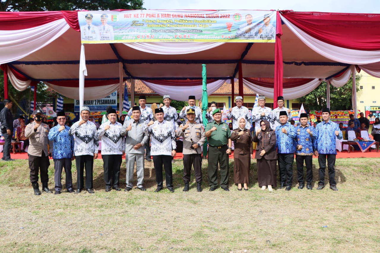 HUT PGRI Ke-77, Kapolres Pesawaran Polda Lampung Serahkan Bantuan dan Tandatangani MOU